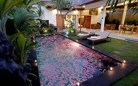 Sandi Agung Villa